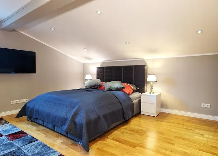 3 Rooms - Zimmervermietung Naehe Flughafen Ber - Gratis Wlan, Parken & Netflix