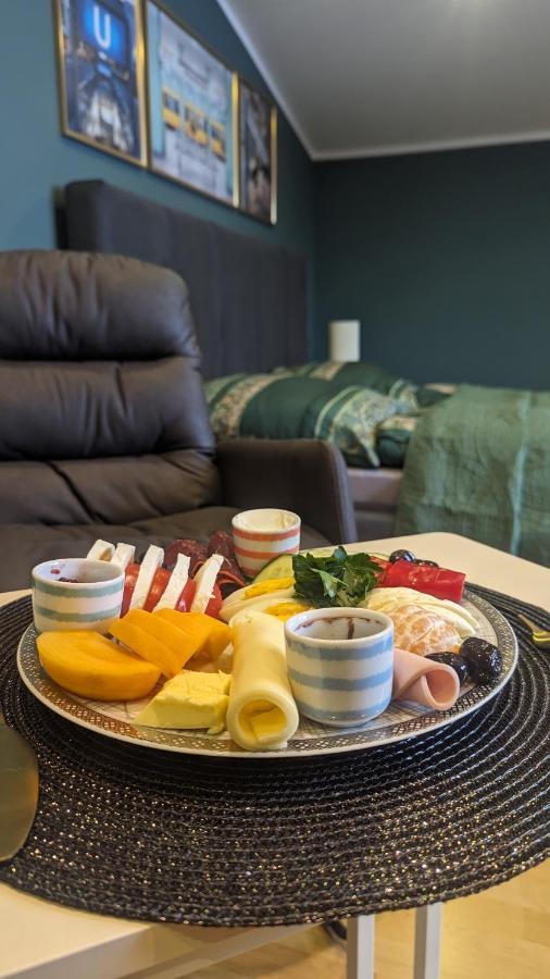 3 - Zimmervermietung Naehe Flughafen Ber - Gratis Wlan, Parken & Netflix Habitación en casa particular *